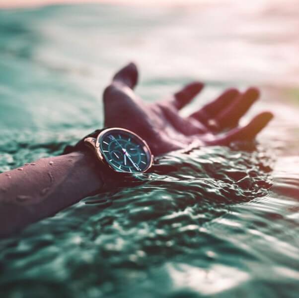 Какими бывают водонепроницаемые часы