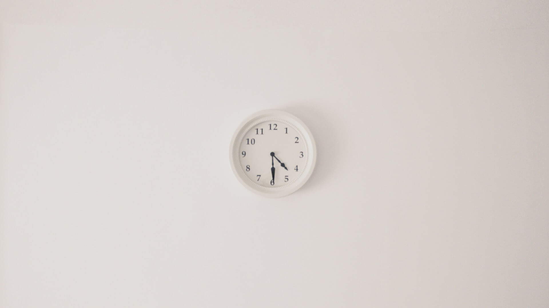 Почему бесшумные настенные часы - отличное решение для вашего дома