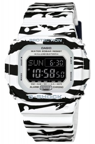 CASIO DW-D5600BW-7E