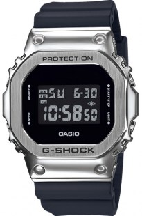 Часы Casio GM-5600-1E